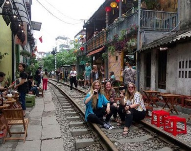 Tranh cãi việc giữ hay bỏ cà phê đường tàu: Đừng “tham bát bỏ mâm”!