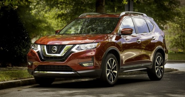 Giá xe ôtô hôm nay 8/10: Nissan X-Trail tặng quà và 20 triệu đồng tiền mặt