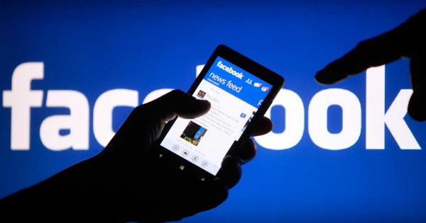 Yêu cầu Facebook định danh tài khoản người sử dụng tại Việt Nam