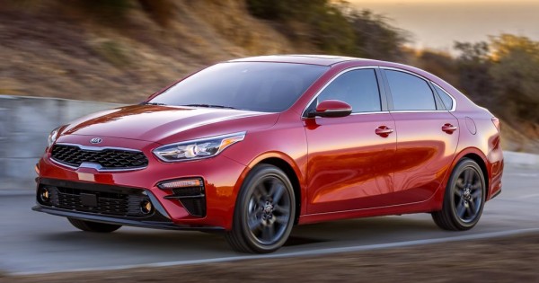 Giá xe ôtô hôm nay 18/10: Kia Cerato giảm 30 triệu đồng