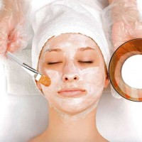 Làm trắng da chỉ bằng cách dùng mặt nạ sữa tươi