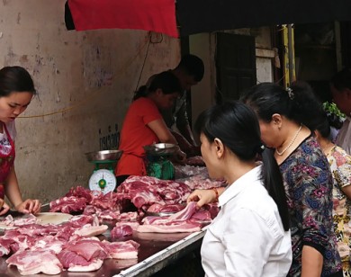 Giá thịt lợn, xăng dầu đẩy CPI tháng 10 tăng 0,59%