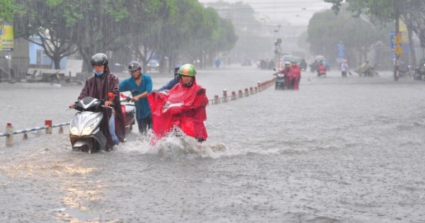 Bão số 5 suy yếu, mưa rất lớn khắp Trung Bộ và Tây Nguyên