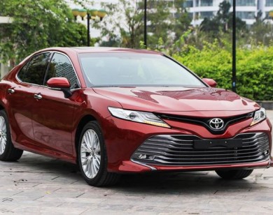 Giá xe ôtô hôm nay 3/11: Toyota Camry có giá 1,029-1,235 tỷ đồng