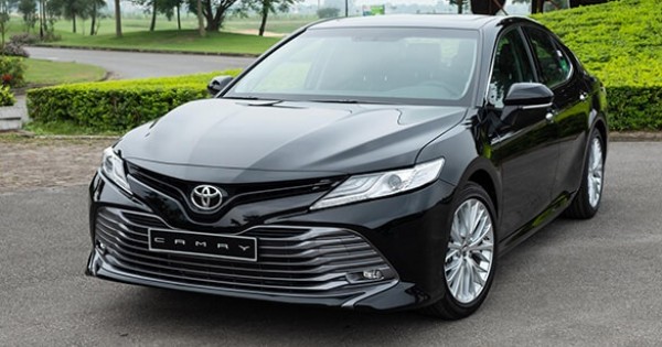 Giá xe ôtô hôm nay 14/11: Toyota Camry có giá 1,029-1,235 tỷ đồng