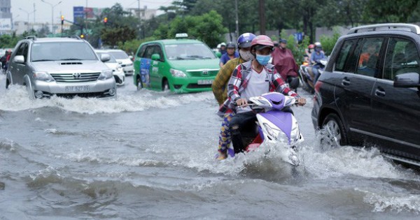 TP Hồ Chí Minh: Nâng cao đường Nguyễn Hữu Cảnh, nhà dân nguy cơ thành hầm chứa nước?