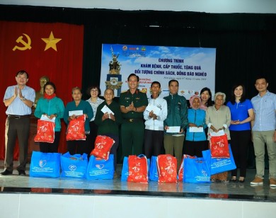 Tân Hiệp Phát tặng quà Tết và khám chữa bệnh cho bà con nghèo huyện Hớn Quản, tỉnh Bình Phước