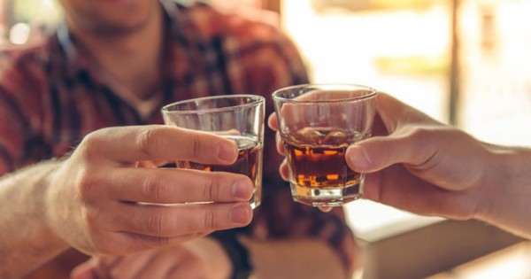 Từ 01/01/2020, cấm lôi kéo người khác uống rượu