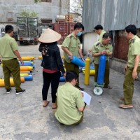 TP Hồ Chí Minh: Quản lý thị trường thu giữ lượng lớn khí độc "bóng cười"