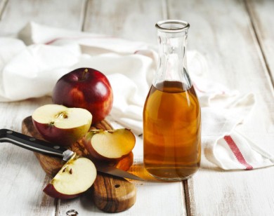 Bạn đã biết cách trị mụn với giấm táo?