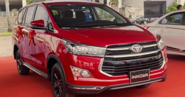 Giá xe ôtô hôm nay 26/12: Toyota Innova giảm mạnh