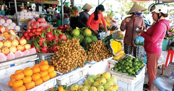 Cận Tết nhiều loại trái cây đồng loạt tăng giá mạnh