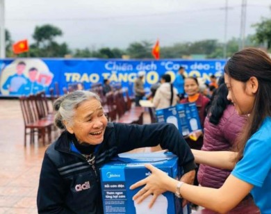 10.000 nồi cơm trao đi, ngàn nụ cười cùng vạn khoảnh khắc yêu thương nhận lại từ "Cơm dẻo - Bếp ấm"