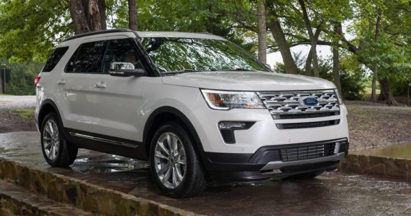 Giá xe ôtô hôm nay 16/1: Ford Explorer giảm 50 triệu đồng