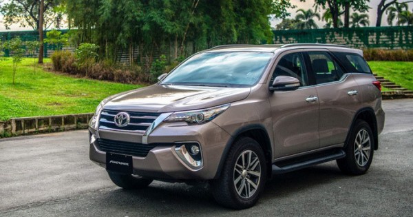 Giá xe ôtô hôm nay 23/1: Toyota Fortuner có giá 1,033 - 1,354 tỷ đồng