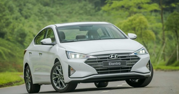 Giá xe ôtô hôm nay 29/1: Hyundai Elantra giảm nhẹ