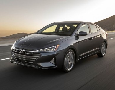 Giá xe ôtô hôm nay 10/2: Hyundai Elantra giảm nhẹ