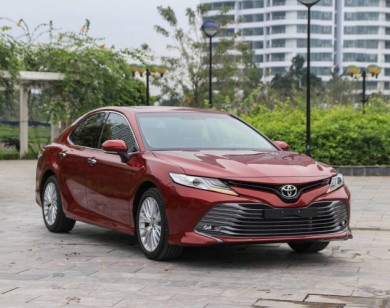 Giá xe ôtô hôm nay 13/2: Toyota Camry có giá 1,029-1,235 tỷ đồng