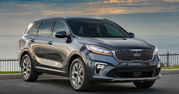 Giá xe Kia Sorento tháng 2/2020: Dao động từ 799 - 949 triệu đồng