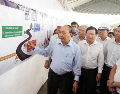 Thủ tướng Chính phủ Nguyễn Xuân Phúc kiểm tra tiến độ cao tốc Trung Lương – Mỹ Thuận