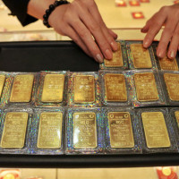 Giá vàng hôm nay 1/4/2020: Đồng loạt giảm mạnh