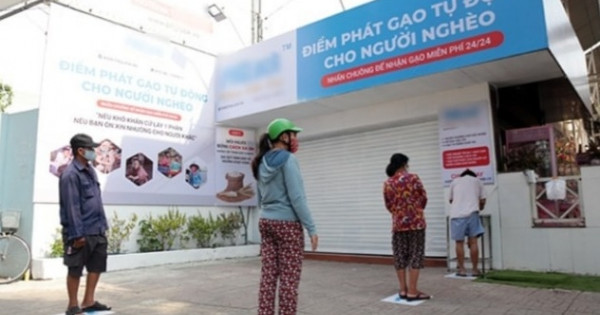 Máy tự động phát gạo miễn phí ở TP Hồ Chí Minh giữa mùa dịch Covid-19