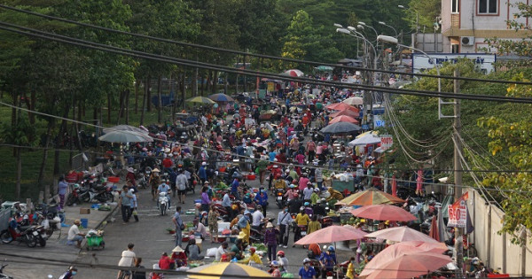 TP Hồ Chí Minh: Nguy cơ lây nhiễm Covid-19 ở chợ tự phát KCN Tân Tạo