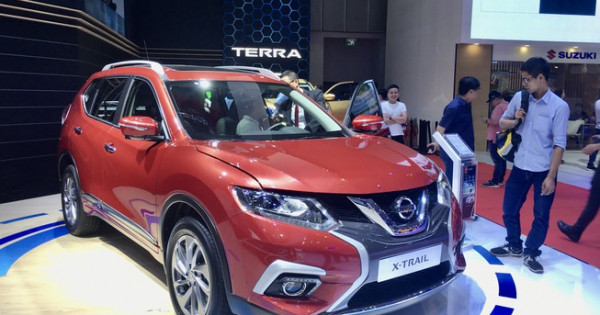 Giá xe ôtô hôm nay 20/4: Nissan X-Trail tặng 50% phí trước bạ cùng phụ kiện