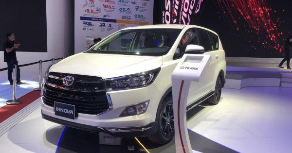 Giá xe ôtô hôm nay 24/4: Toyota Innova dao động từ 771-971 triệu đồng