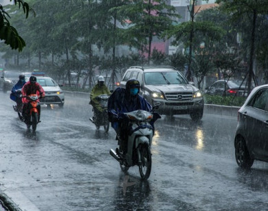 Dự báo thời tiết hôm nay 24/4: Hà Nội mưa rất to, trời rét
