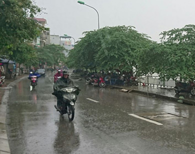 Dự báo thời tiết hôm nay 1/5: Hà Nội hạ nhiệt, có mưa rào