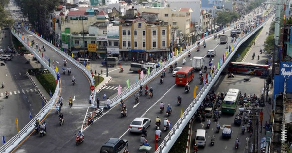 TP Hồ Chí Minh: Cấm ô tô lưu thông hướng cầu chữ Y trong 3 tháng