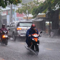 Dự báo thời tiết ngày mai 17/5: Hà Nội mưa to và rải rác có dông