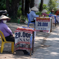 Xe máy có bảo hiểm mua ở vỉa hè Hà Nội vẫn bị công an phạt?