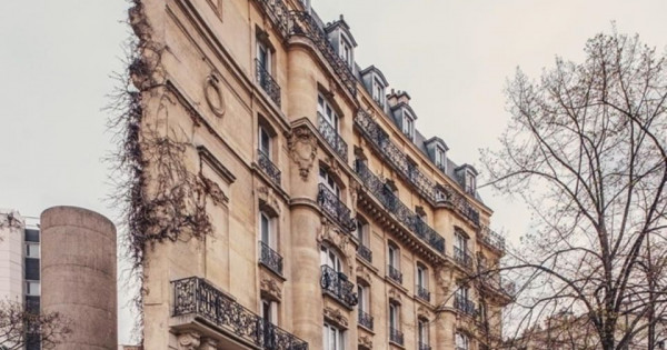 Ngất ngây trước vẻ đẹp của tòa nhà "siêu mỏng" ở Paris