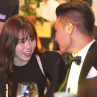 Quang Hải dắt bạn gái mới đến gala Quả bóng vàng