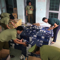 Thu giữ gần 14.000 bao thuốc lá lậu