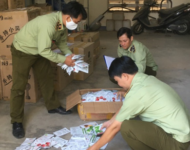 QLTT Ninh Thuận tạm giữ gần 2.800 đơn vị mỹ phẩm và 480 thiết bị điện gia dụng nhập lậu
