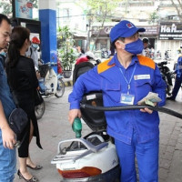 Giá xăng tiếp tục tăng mạnh hơn 1.000 đồng/lít từ 15 chiều nay