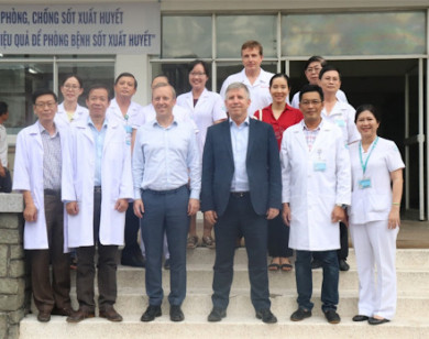 Đoàn Đại Sứ Anh cảm ơn y bác sĩ Việt Nam đã cứu bệnh nhân 91