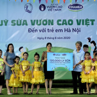 Hơn 1.300 trẻ em Hà Nội được chăm sóc dinh dưỡng từ Vinamilk và Quỹ sữa vươn cao Việt Nam