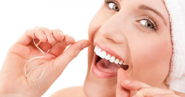 Chỉ nha khoa phải dùng thế nào để không gây tổn hại cho răng?