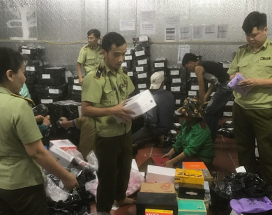 Thu giữ gần 160.000 sản phẩm nghi nhập lậu tại Lào Cai