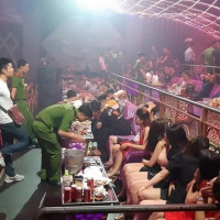 Gần 100 dân chơi "phê" ma túy trong quán bar ở Đồng Nai
