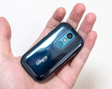 Jelly 2 - smartphone nhỏ nhất trên thế giới