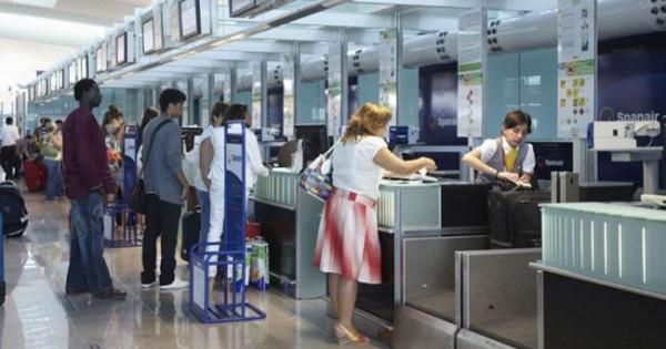Phát hiện 2 nữ hành khách từ Trung Quốc dùng giấy tờ giả đi Hà Nội đến TP Hồ Chí Minh
