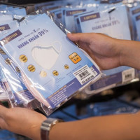 TP Hồ Chí Minh: Nước rửa tay, khẩu trang y tế đồng loạt tăng giá
