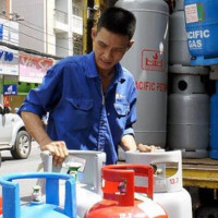 Từ 1/8, giá gas tiếp tục tăng 2.000 đồng/bình 12kg