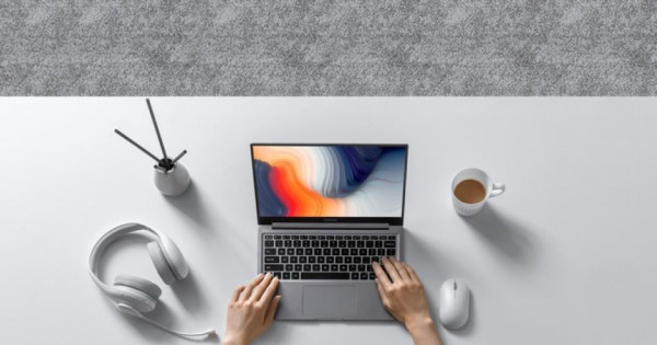 RedmiBook Air 13 mới ra mắt có giá từ 705 USD
