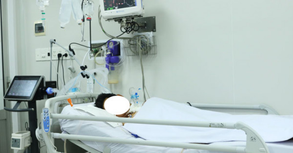 Vụ ngộ độc pate Minh Chay: Bệnh nhân 54 tuổi phải thở máy nhiều tháng
